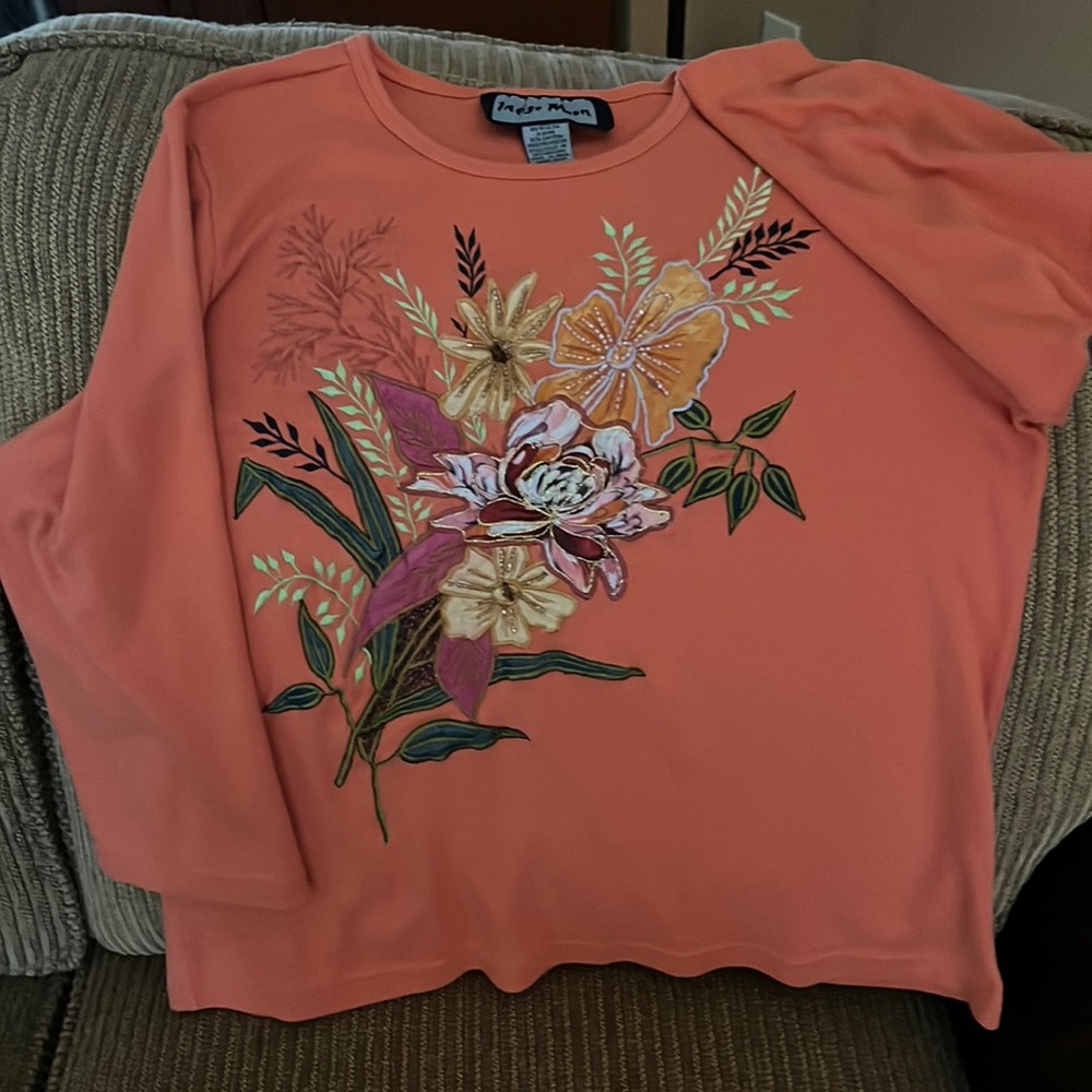 Fall Embroidered T-shirt sz. M